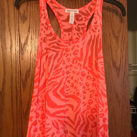 Tops - Picture 2 of 7